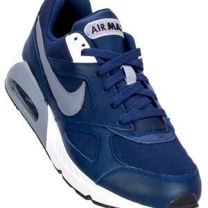Boys Nike Air Max Sneakers IVO (GS) size 4